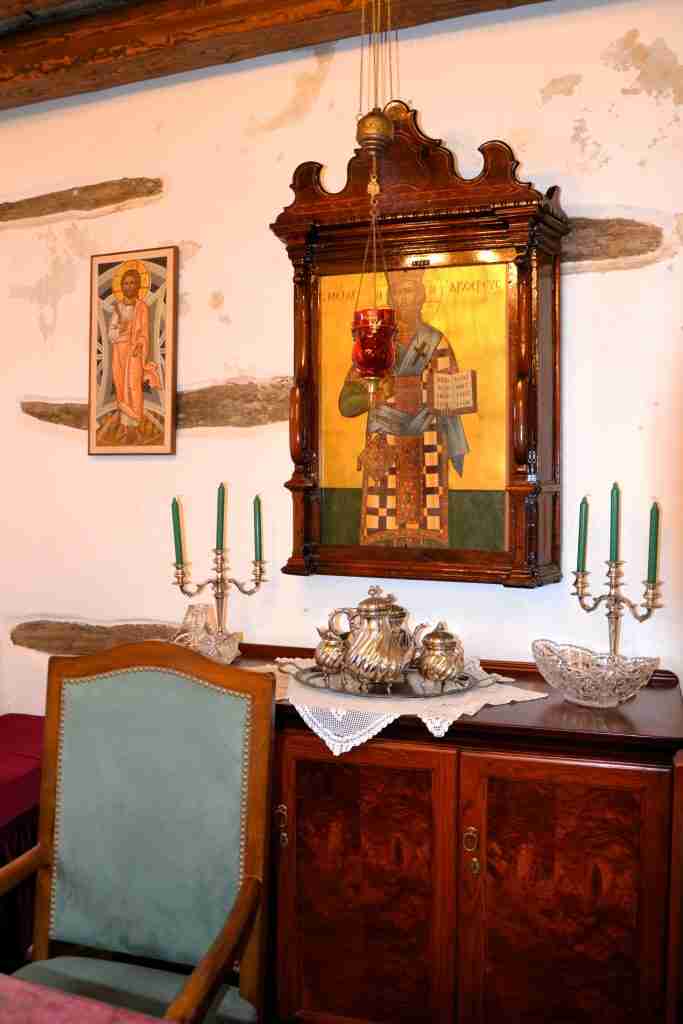 Εκκλησιαστική διακόσμηση με εικόνες